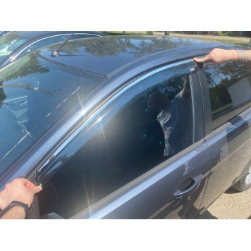 Дефлекторы окон Ford Focus II 2004-2011 Sedan/HB с нерж. хром полоской-5
